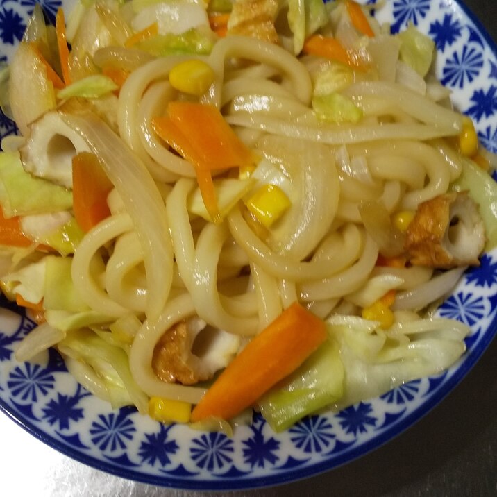 ごま油香る、野菜とちくわの焼きうどん(^^)